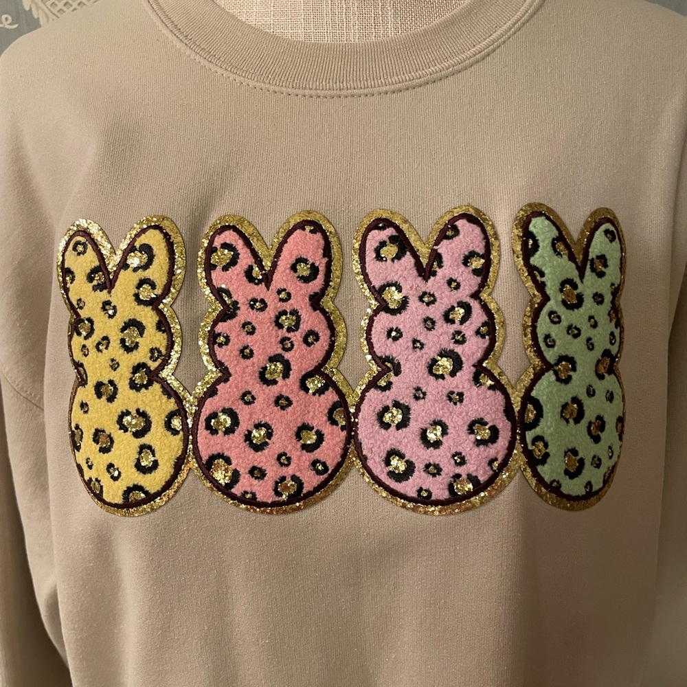 NWOT Peeps Bunny Chenille Patch Sweatshirt Medium. Color is Sand.🌟🐰🌸